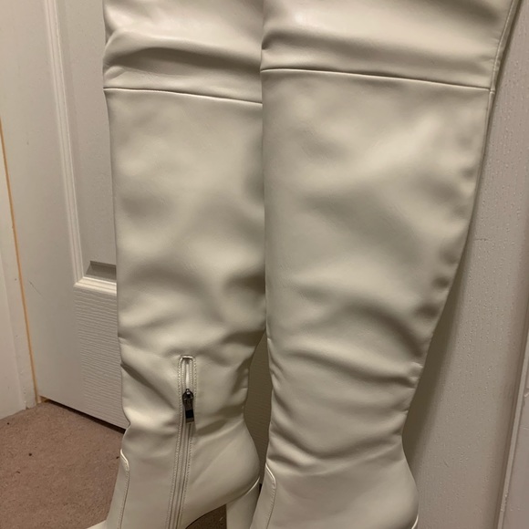 NEW THIGH HIGH BOOTS - Picture 5 of 11